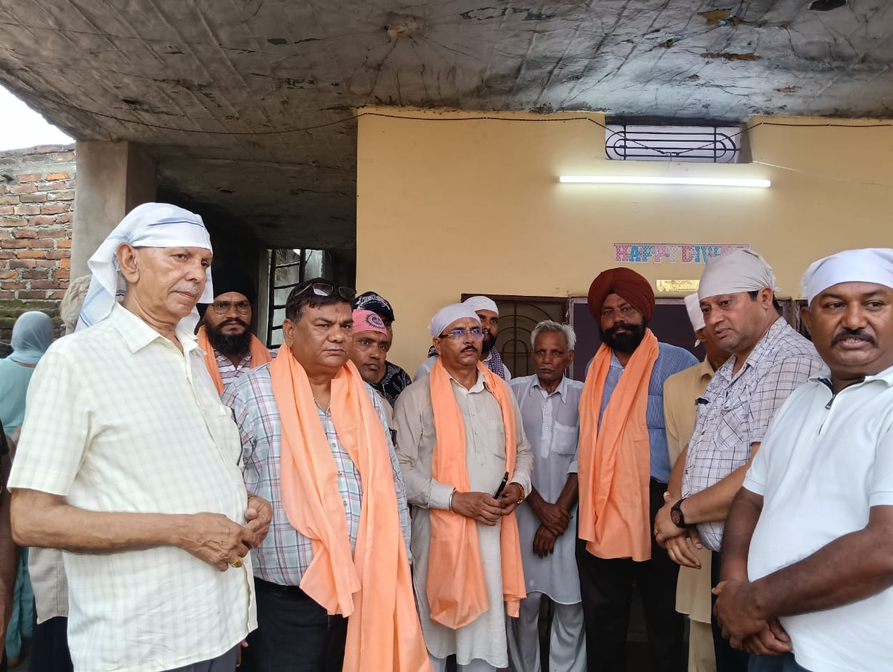 Dera Sant Baba Bairag Das Ji Saroop Nagar Jalandhar honored Sardar Harbhajan Singh, President of Shri Guru Ravidass Gurudwara Sahib, Village Mana.